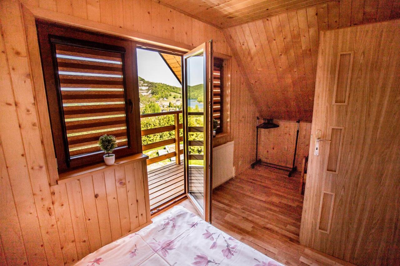 Chaty Na Cholewicy Domki Caloroczne Solina  Extérieur photo