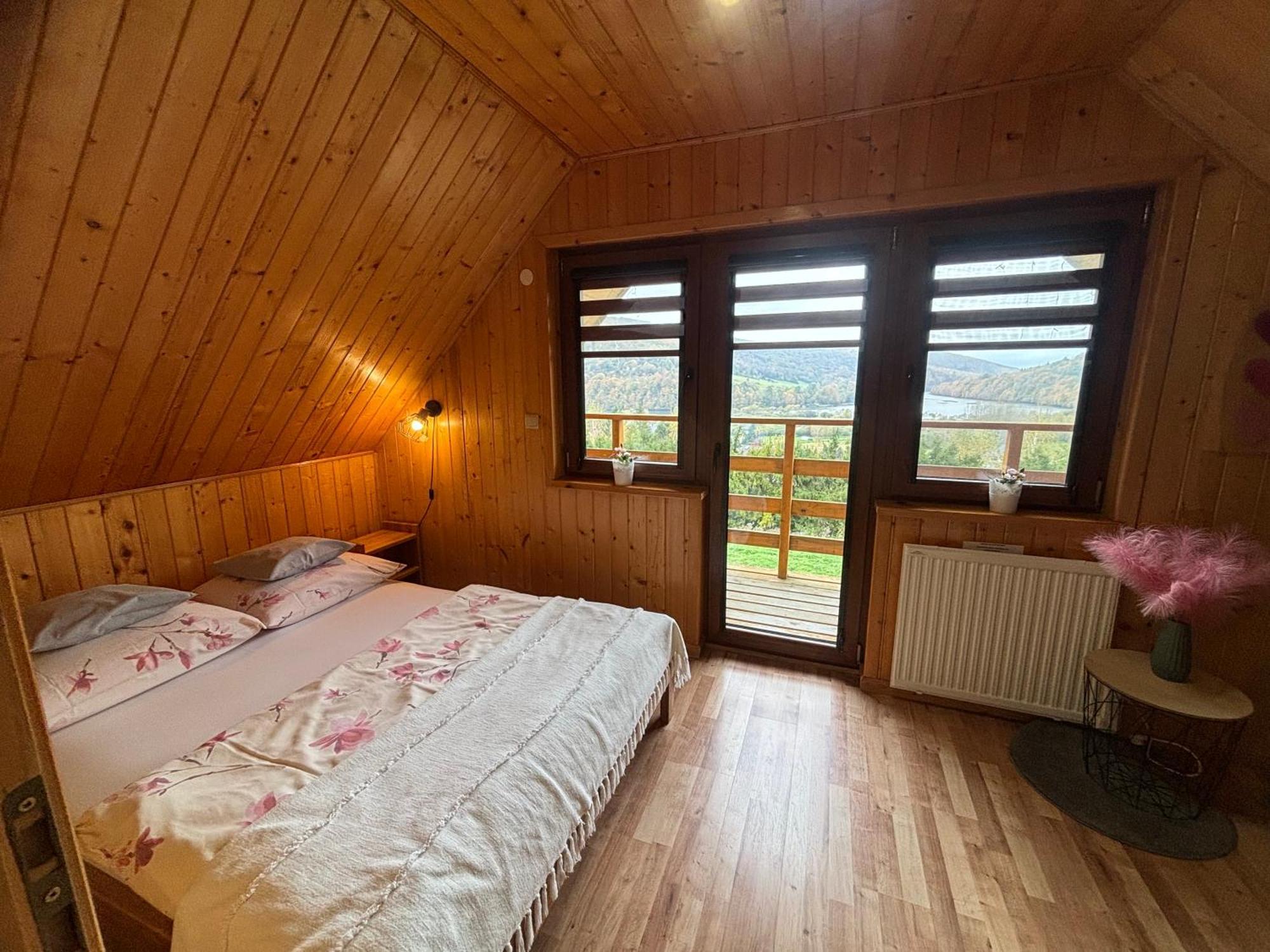 Chaty Na Cholewicy Domki Caloroczne Solina  Extérieur photo